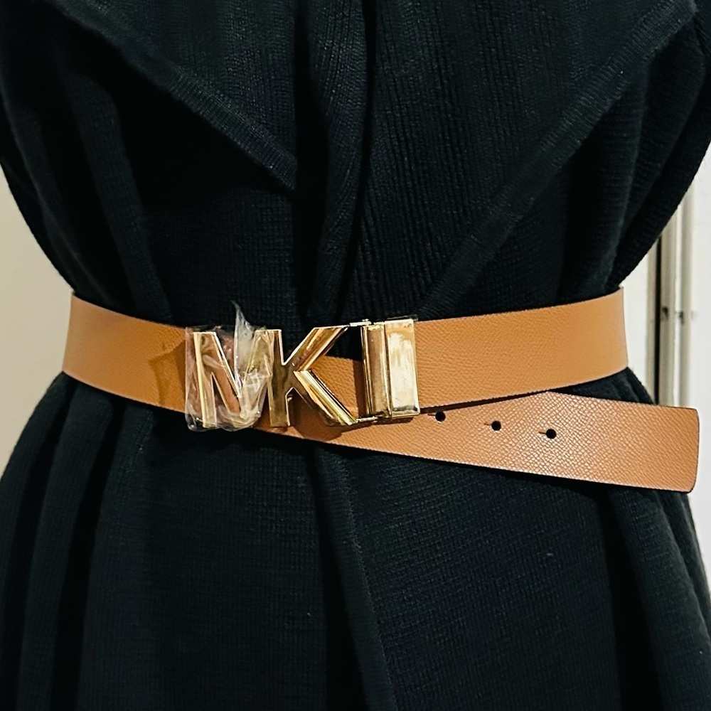MICHAEL Micheal Kors Reversible Tan & Pink Belt